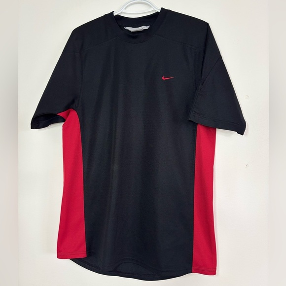 ✨ Nike Vintage Black & Red Athletic Tee - Men M ❤️🖤 - Picture 1 of 5